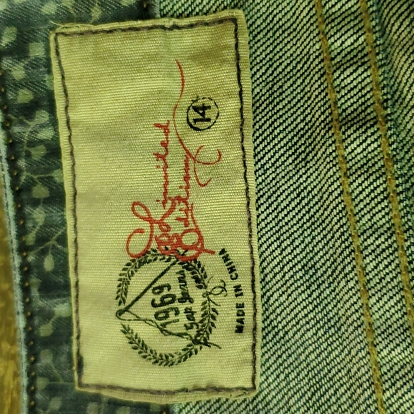 GAP 1969 size 14 medium wash capris - Picture 5 of 7